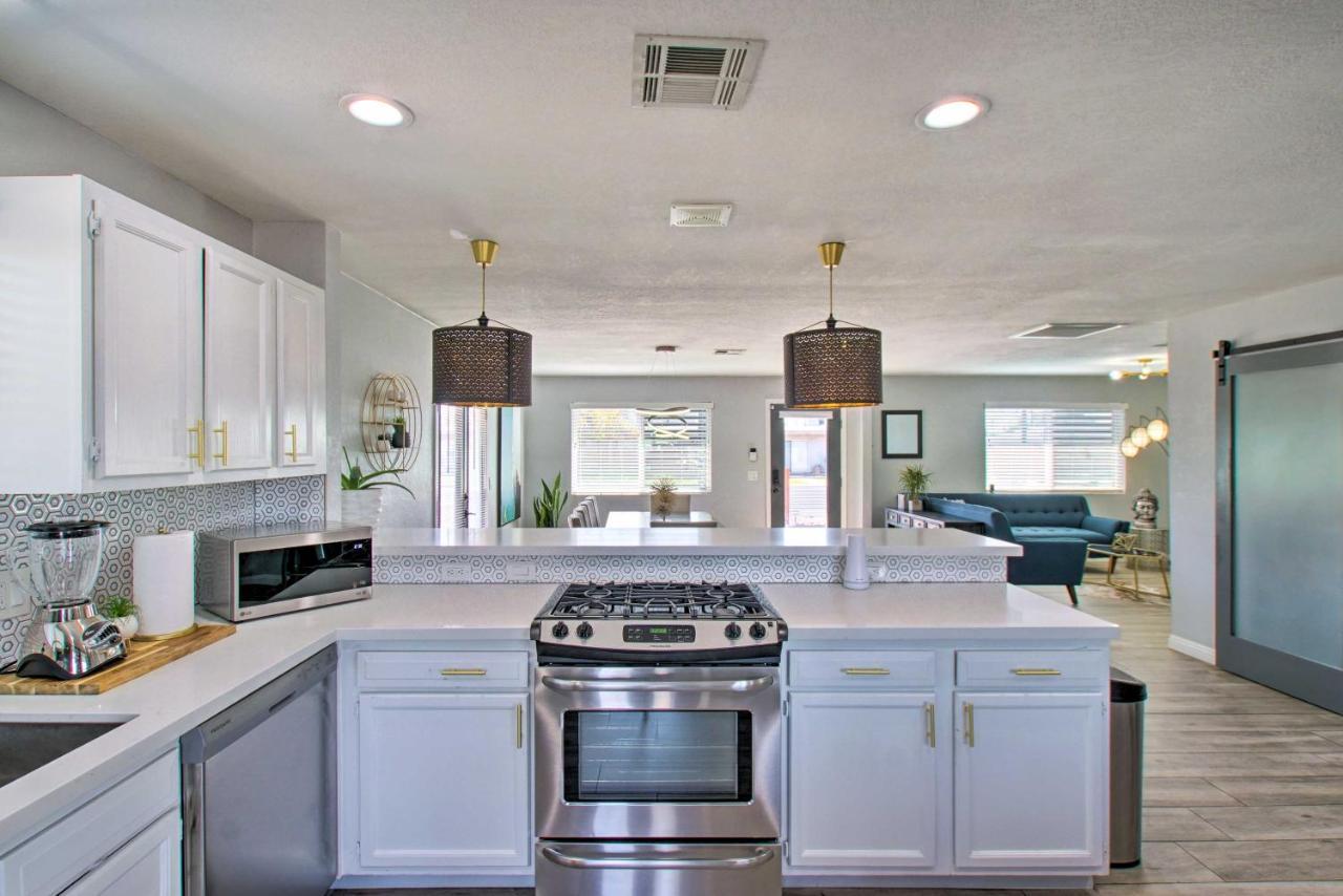 Charming Phoenix Home With Patio About 3 Miles To Dtwn! Bagian luar foto
